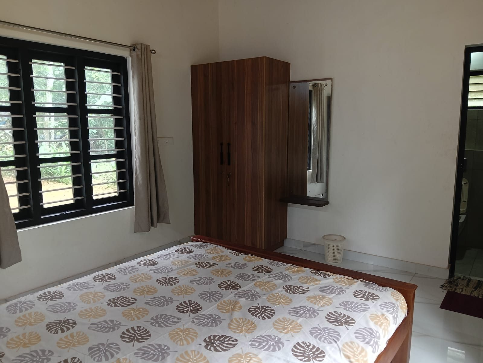 Garden Room wardrobe corner