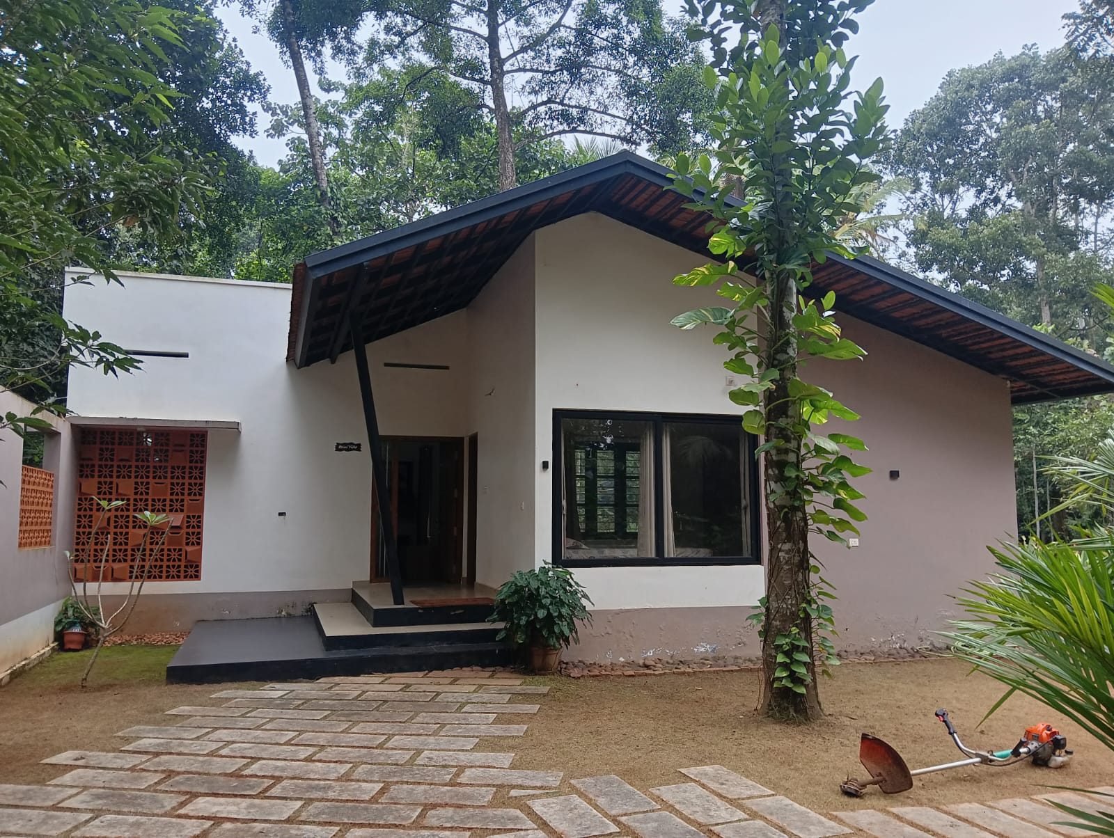 Villa exterior, front entrance